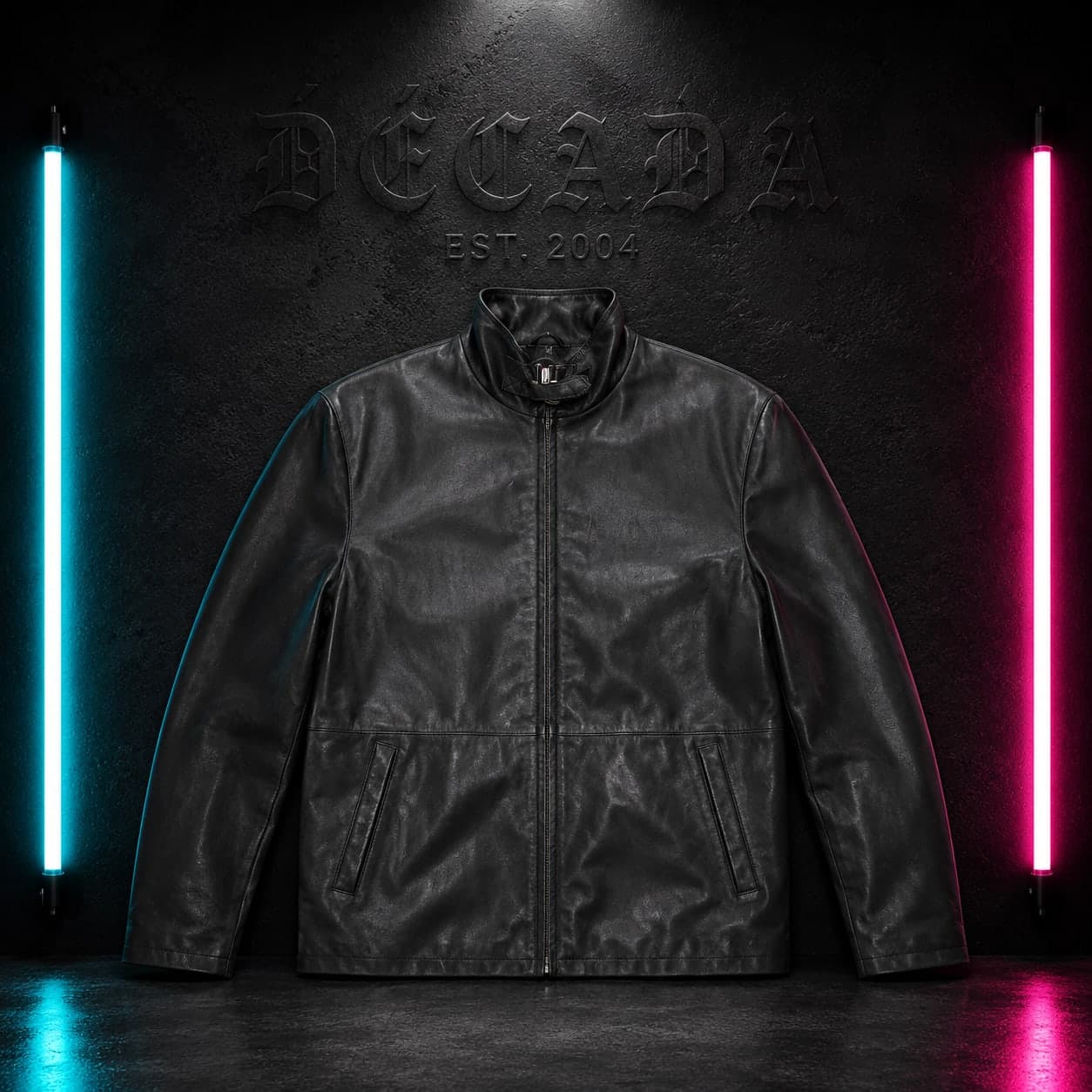 Chaqueta de cuero negra estilo motero