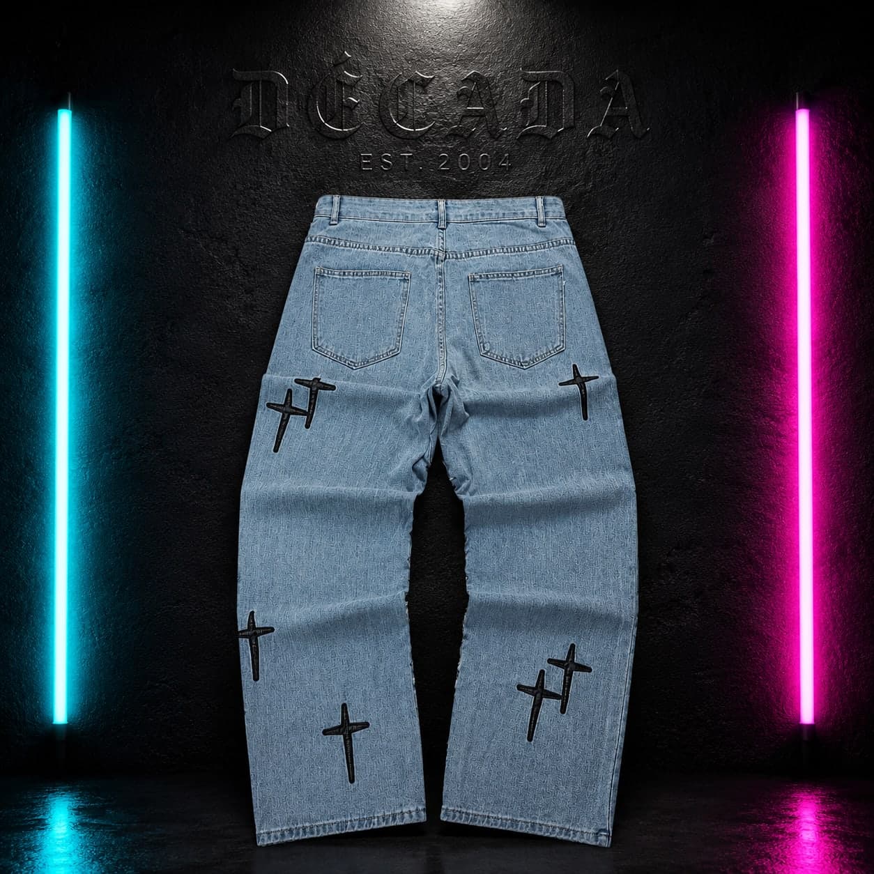 Vaquero azul claro con cruces