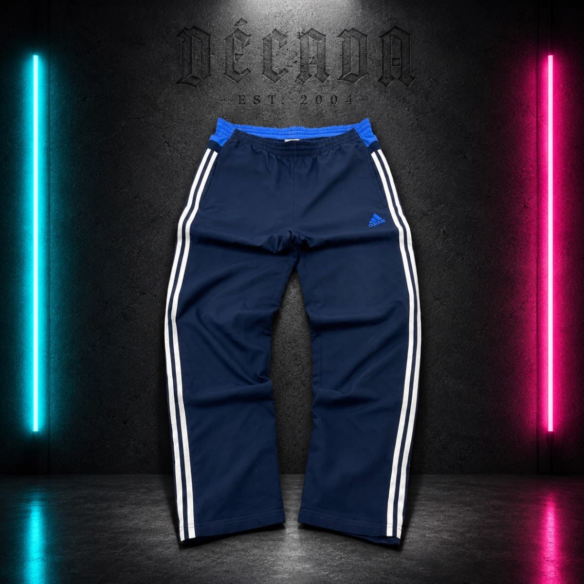 Pantalón de chándal Adidas azul marino, talla L