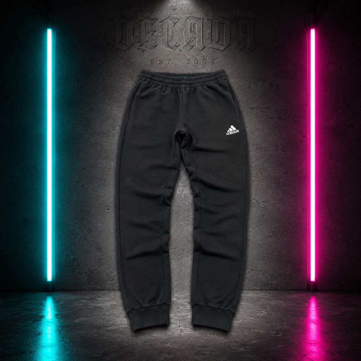 Pantalón de chándal Adidas negro, talla M