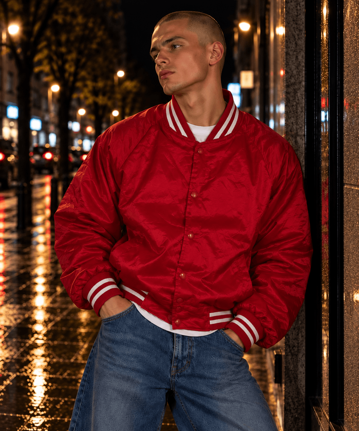 Chaqueta bomber roja satinada estilo universitario, talla L